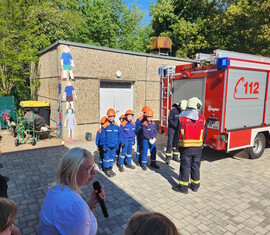 Der Gruppenführer erteilt den Einsatzbefehl.