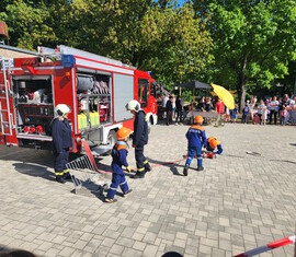 Der Löschangriff wird aufgebaut.