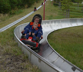 Zu Belohnung ging es auf die Sommerrodelbahn im Erlebnispark Teichland.