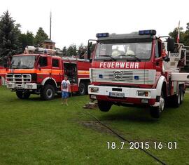Die Fahrzeuge der Betriebsfeuerwehr Wonneberger sind bei den Kindern gut angekommen.