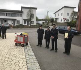 Eröffnung des Orientierungslaufes vor dem Haidemühler Gerätehaus.