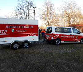 Das neue Mannschaftstransportfahrzeug mit Anhänger in voller pracht.