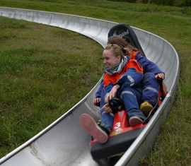 Zu Belohnung ging es auf die Sommerrodelbahn im Erlebnispark Teichland.