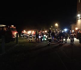 Der Umzug setzt sich in Bewegung