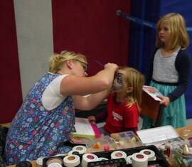 Spielen, Toben, Spaß haben war in der großen Mehrzweckhalle für alle möglich.
