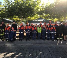 Gruppenbild der Teilnehmer am 1. Forster Blaulichttag