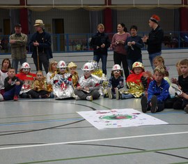 Kostümiert kamen so einige Kinder mit ihren Vorstellungen wie die Zukunft aussehen könnte