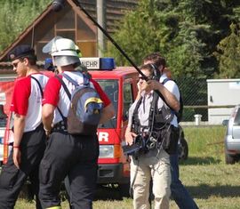 RBB-Fernsehen beim Start zum Feuerwehrorientierungslauf dabei.