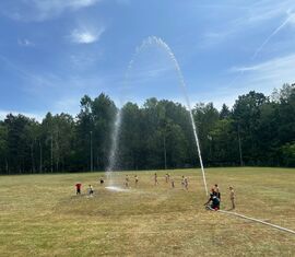 am Samstag Nachmittag sorgten Wasserspiele für Abkühlung