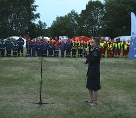 Besuch von der Landesjugendfeuerwehr Brandenburg, die stellv. Landesjugendfeuerwehrwartin Anja Lehmann überbringt die Grußworte