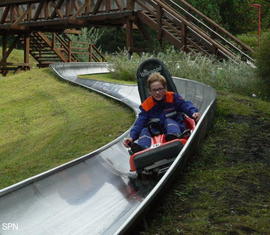 Fahrt auf der Sommerrodelbahn im Erlebnispark Teichland