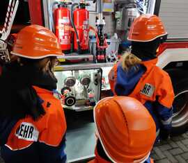 Berufsfeuerwehrtag bei der Jugendfeuerwehr in Sergen