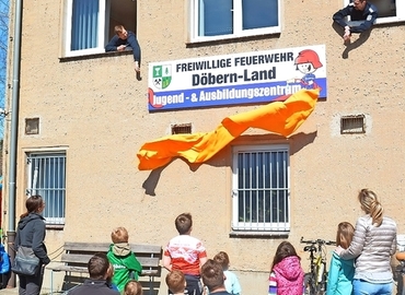Das Kinder- und Jugendausbildungszentrum in Eichwege ist nun deutlich erkennbar ausgeschildert.