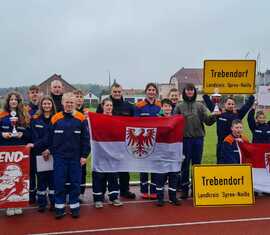Gruppenbild nach der Siegerehrung JF Trebendorf (1) und JF Wolfshain (2)
