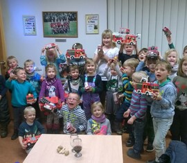 Gruppenfoto zur Weihnachtsfeier