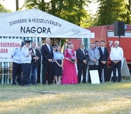 Geladene Gäste zur Eröffnung des 20. Kreisjugendlagers der Feuerwehren im Spree-Neiße Kreis