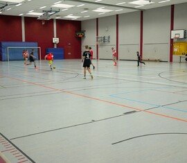 Spielbetrieb in der Mehrzweckhalle des Landkreises Spree-Neiße am Gymnasium Forst (Lausitz)