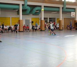 4. Hallenfußballturnier der Kreis­jugend­feuerwehr Spree-Neiße in der Turnhalle der Peitzer Oberschule