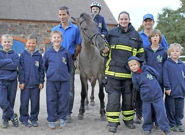 Ein Erlebnis für den Feuerwehrnachwuchs: Alle Kinder durften bei Familie Hifinger auch eine Runde reiten.