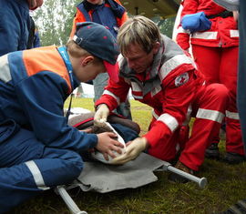 Vorführung der Rettungshundestaffel