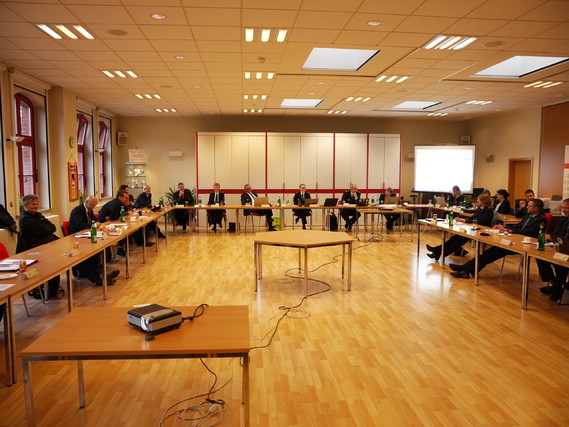 Sitzung des Landesjugendfeuerwehrausschusses im Feuerwehrgerätehaus Forst - Mitte