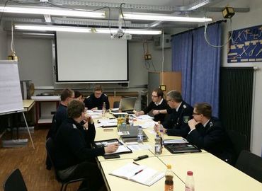 Der Neue Vorstand bei seiner ersten gemeinsamen Sitzung um Ausbildungszentrum für Brand- und Katastrophenschutz des Landkreises Spree-Neiße.