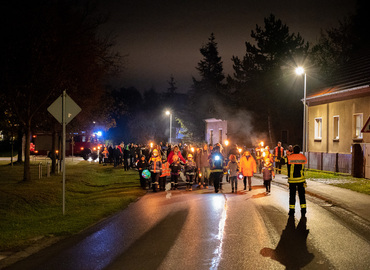 Lampionumzug mit der Jugendfeuerwehr in Krieschow