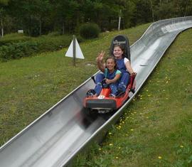 Sichtlich Spass hatten alle während der Rodelfahrten.