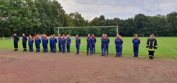 Die beiden Jugendgruppen aus Forst (Lausitz) und Peitz bei der Eröffnung