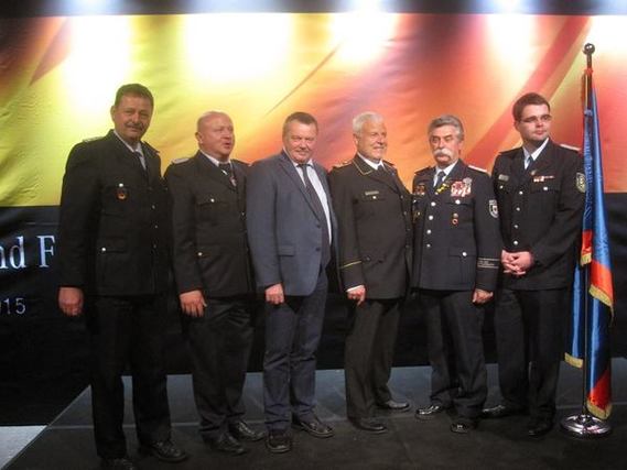 von links Dr. Wolfgang Bialas (Präsident SFV Cottbus); Stefan Grothe (stellv. KBM Spree-Neiße), Dr. Klaus-Peter Schulze (MdB), Hans-Peter Kröger (Präsident DFV), Wilfred Kneschk (SFV Cottbus), Robert Buder (amt. KFJW Spree-Neiße)