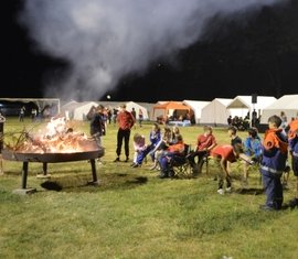 Abendliche Stimmung am Lagerfeuer