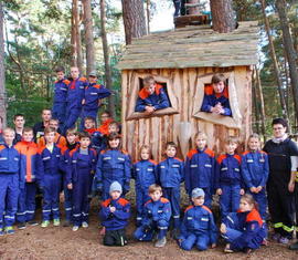 Die Jugendfeuerwehr der Stadt Drebkau nach einem tollen Tag im Kletterwald Lübben