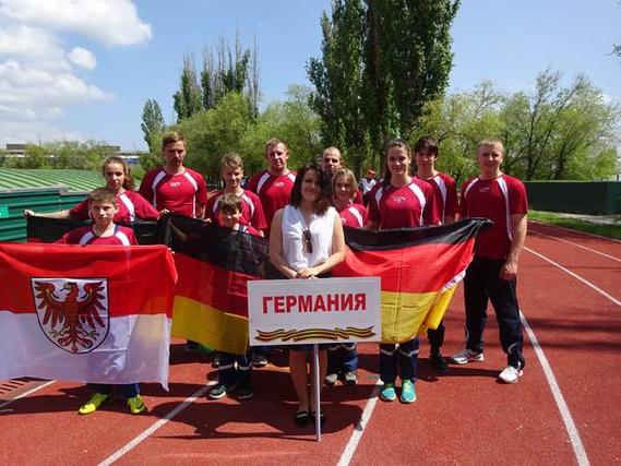 Eric Struck und Johann Krautz gemeinsam mit dem Team Lausitz im russischen Wolgograd.