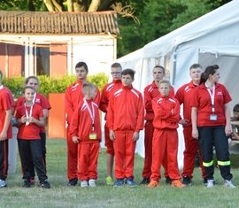 Polnische Jugendfeuerwehrmitglieder bei der Eröffnung des Kreisjugendlagers