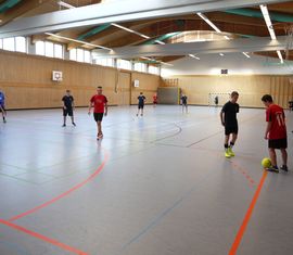 4. Hallenfußballturnier der Kreis­jugend­feuerwehr Spree-Neiße in der Turnhalle der Peitzer Oberschule