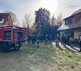 Im Praktischen Teil stellte die Feuerwehr Pinnow aus der Gemeinde Schenkendöbern ihr Tanklöschfahrzeug 20/50 zur Waldbrandbekämpfung vor.