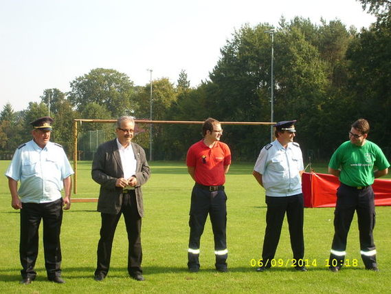 Eröffnung gemeinsam mit dem KBM Kätzmer, dem Landrat Altekrüger, dem FBL Kinder in der Feuerwehr Hammel, dem KJFW Krause und dem stellv. KJFW Buder.